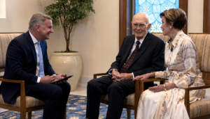 Así fue la primera entrevista del presidente Oaks en Sudamérica