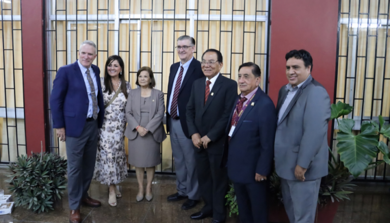 BYU brinda capacitación en universidad de Perú para abordar retos académicos