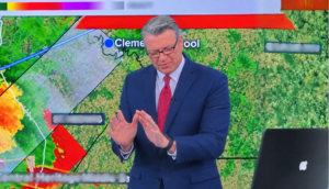 El gesto cristiano de un meteorólogo que se hizo viral en programa de noticias