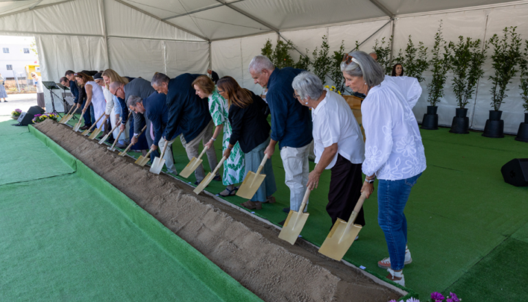 Se da inicio a la construcción de un nuevo templo en España