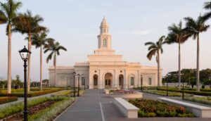 Copresidenta de Nicaragua conoce el nuevo Templo de Managua