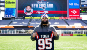 Sirvió una misión y casi 10 años después regresó como estrella de la NFL