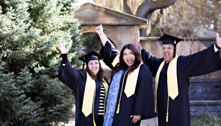 Los primeros graduados de BYU-Pathway hacen historia en sus países