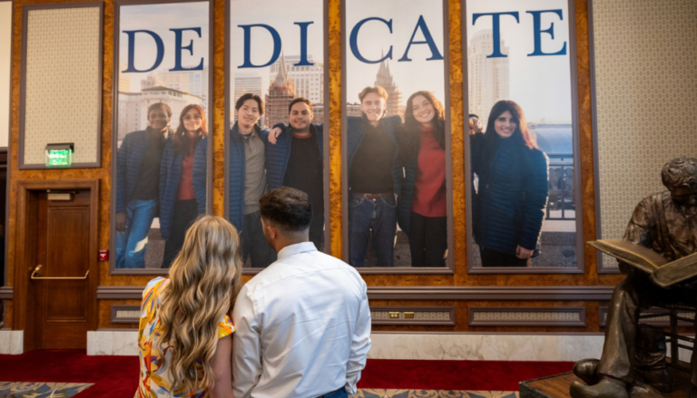 La Iglesia de Jesucristo estrena “Dedicate” en la Manzana del Templo