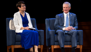 Élder Bednar regresa a BYU–Idaho después de 25 años por su aniversario